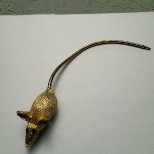 Vintage 70s Children’s Gold Mouse Pin w/ Red Eyes and Long Tail Costume Jewelry